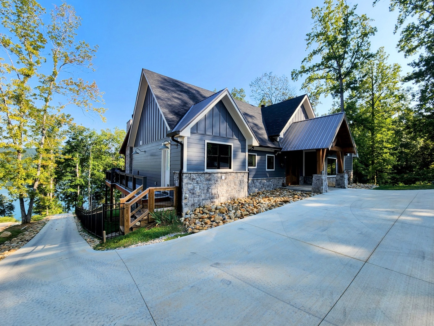 Dobro 3 Modern Farmhouse